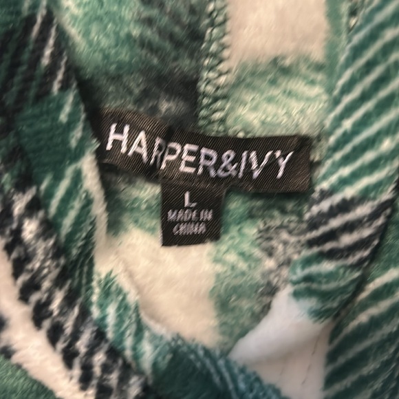 Juniors' Harper & Ivy Faux Fur Popover Hoodie size: large NWT - Picture 3 of 4